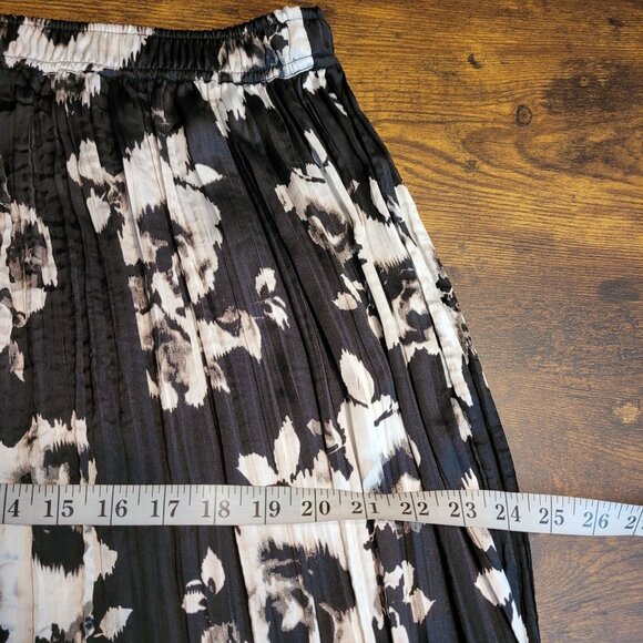 Simply Vera Wang Floral Satin Accordion Midi Skirt XXL Black White Dark Coquette - Picture 8 of 9